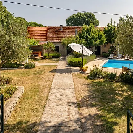 Krasa Zadarvillas Vila *