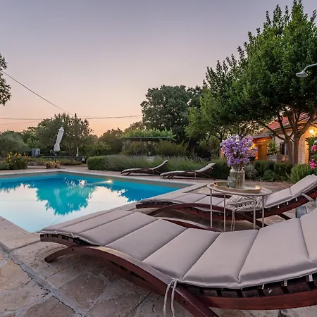 Krasa Zadarvillas * Suknovci