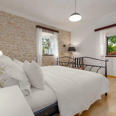 Krasa Zadarvillas *