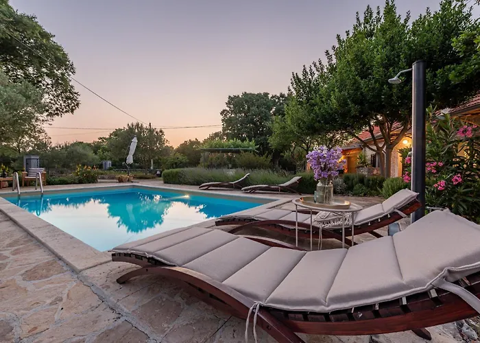 Krasa Zadarvillas * Suknovci